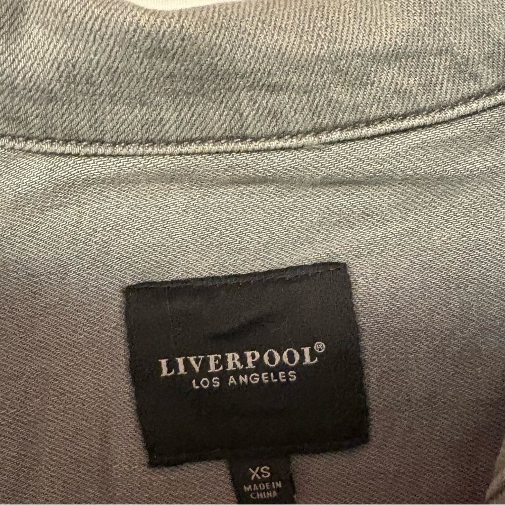 Liverpool Los Angeles Classic Stretch Denim Trucker Jacket Size XS, like new! - Picture 11 of 14